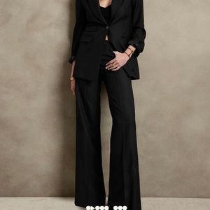 Banana Republic Lido Wide-Leg Italian Wool Pant  Size 6L  Color: Black